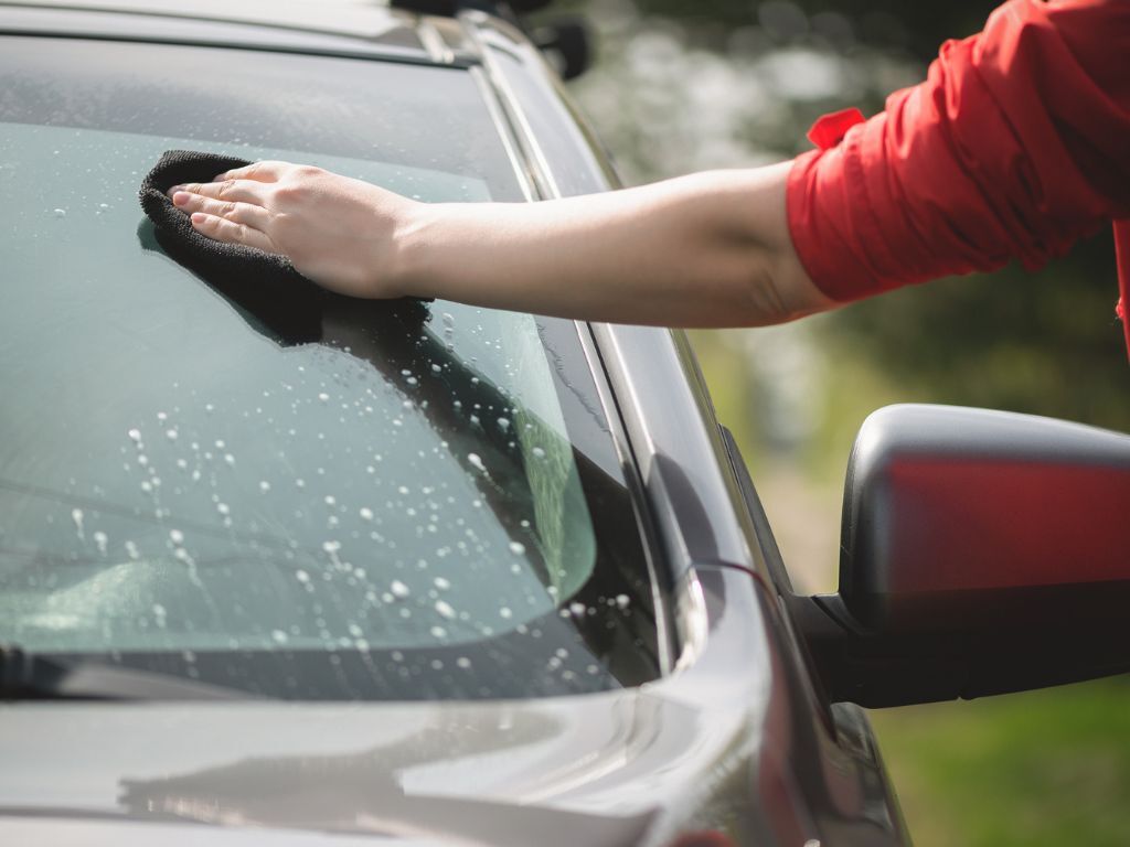 How to Clean Inside Car Windows: Expert Tips & Tricks